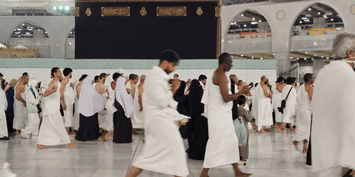 Peaceful Tawaf around Kaaba